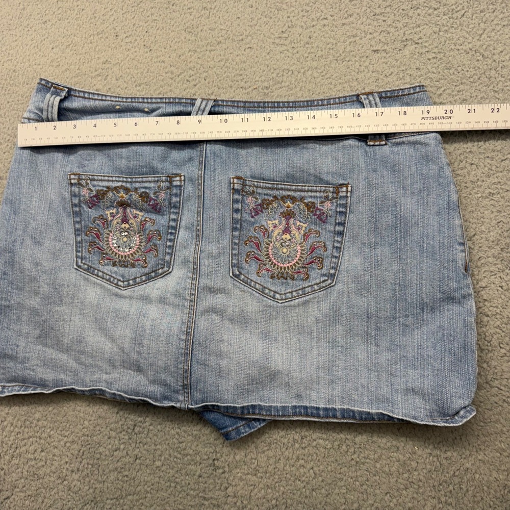 L.E.I. SLYH43520A Womens 16 Blue Denim Skort Sophia Hip Hugger Embroidered Y2K - Picture 8 of 11